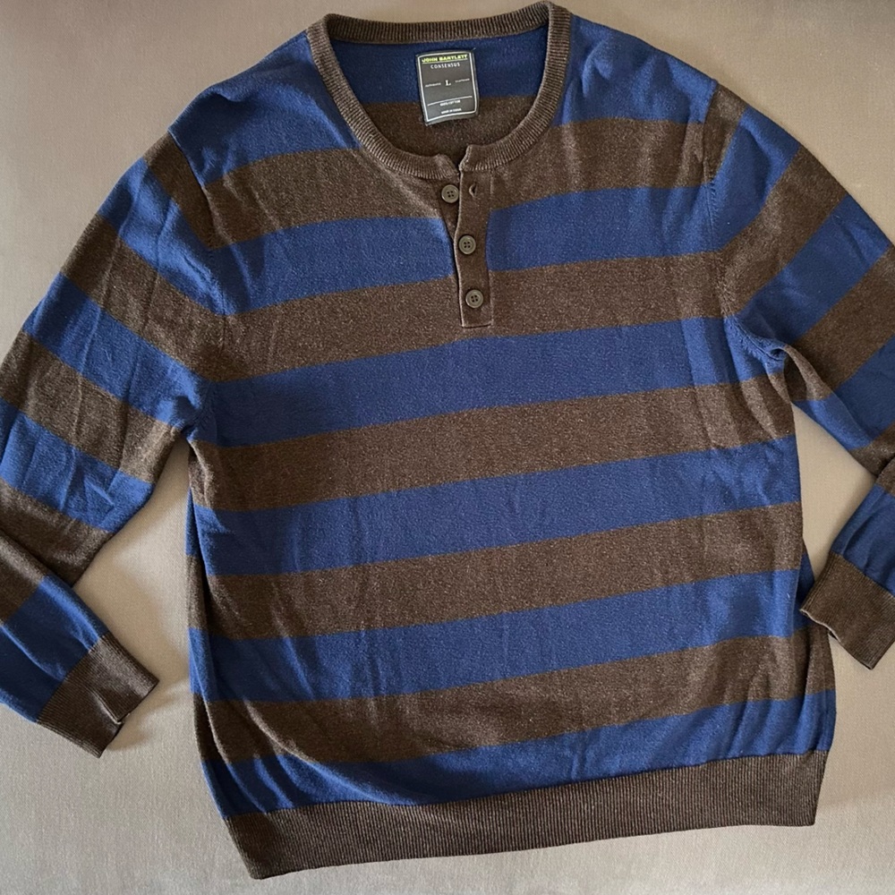 Stylish Blue and grey Striped Crewneck Sweater size large men’s.